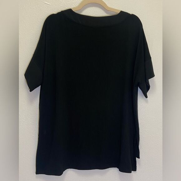 Chico's V-Neck Tee Black - size L (2-Chicos) - Picture 3 of 6